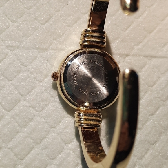 Macy Holiday Lane Women's Watch - Picture 4 of 8